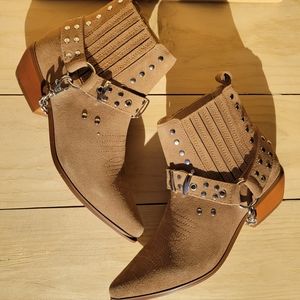 Yru Lasso Boots